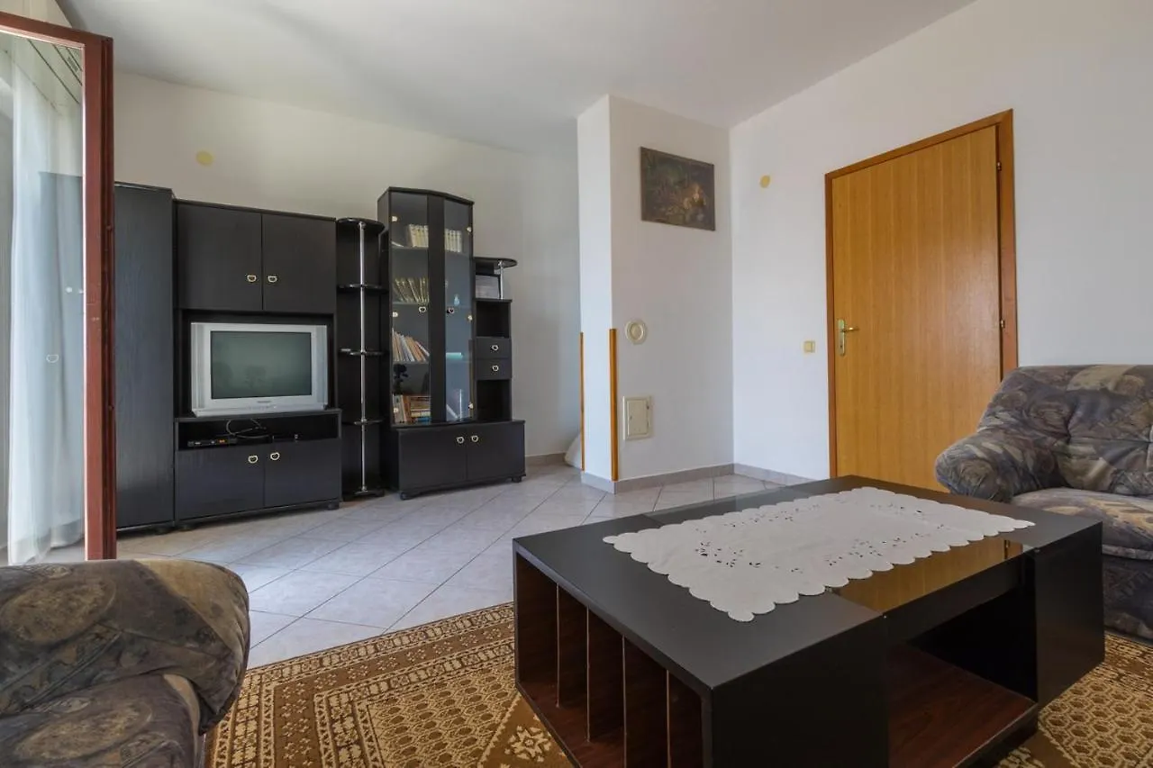 Two-Bedroom Apartment In Crikvenica Xxxvii 0*,